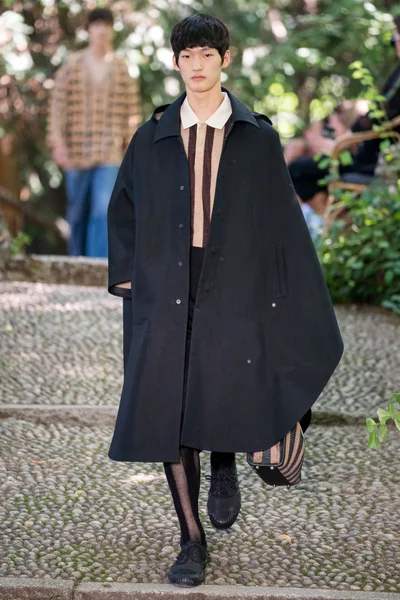 Look 48